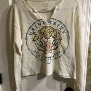 Long sleeve v neck crop